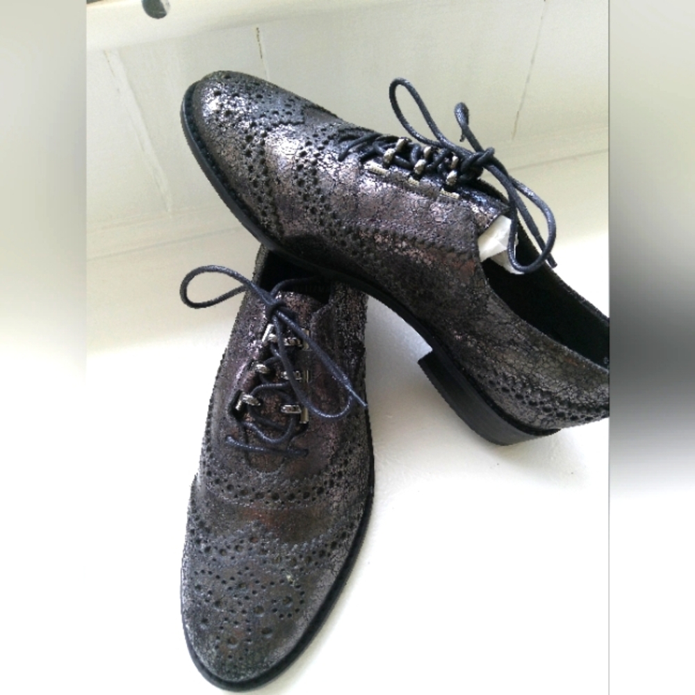 Stuart Weitzman Anthracite Crackled Women's Oxfords Size 5